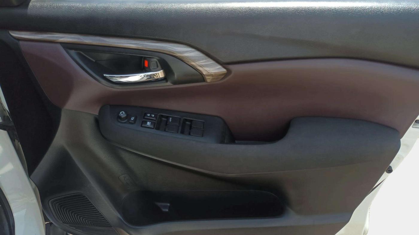 2023 Maruti Grand Vitara DELTA CNG, CNG, Manual, 65,480 km, Driver Side Door Panels Control
