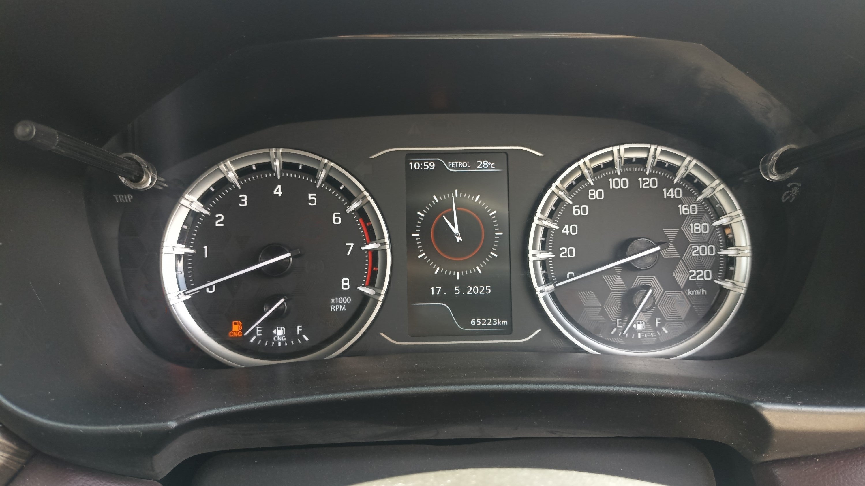 MBJTYKK1SPB100808-00bf72ed64aa4e7cbbb6a8482507f4cb-Interior-9