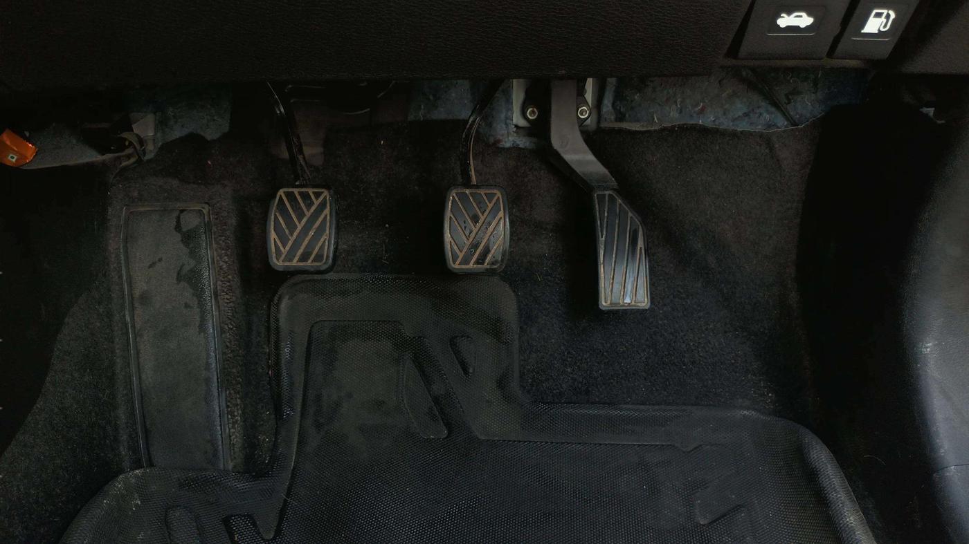 2023 Maruti Grand Vitara DELTA CNG, CNG, Manual, 65,480 km, Pedals