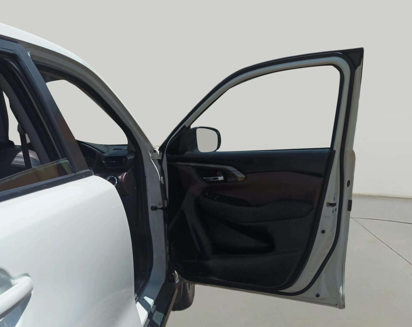2023 Maruti Grand Vitara DELTA CNG, CNG, Manual, 65,480 km, RHS Front Door