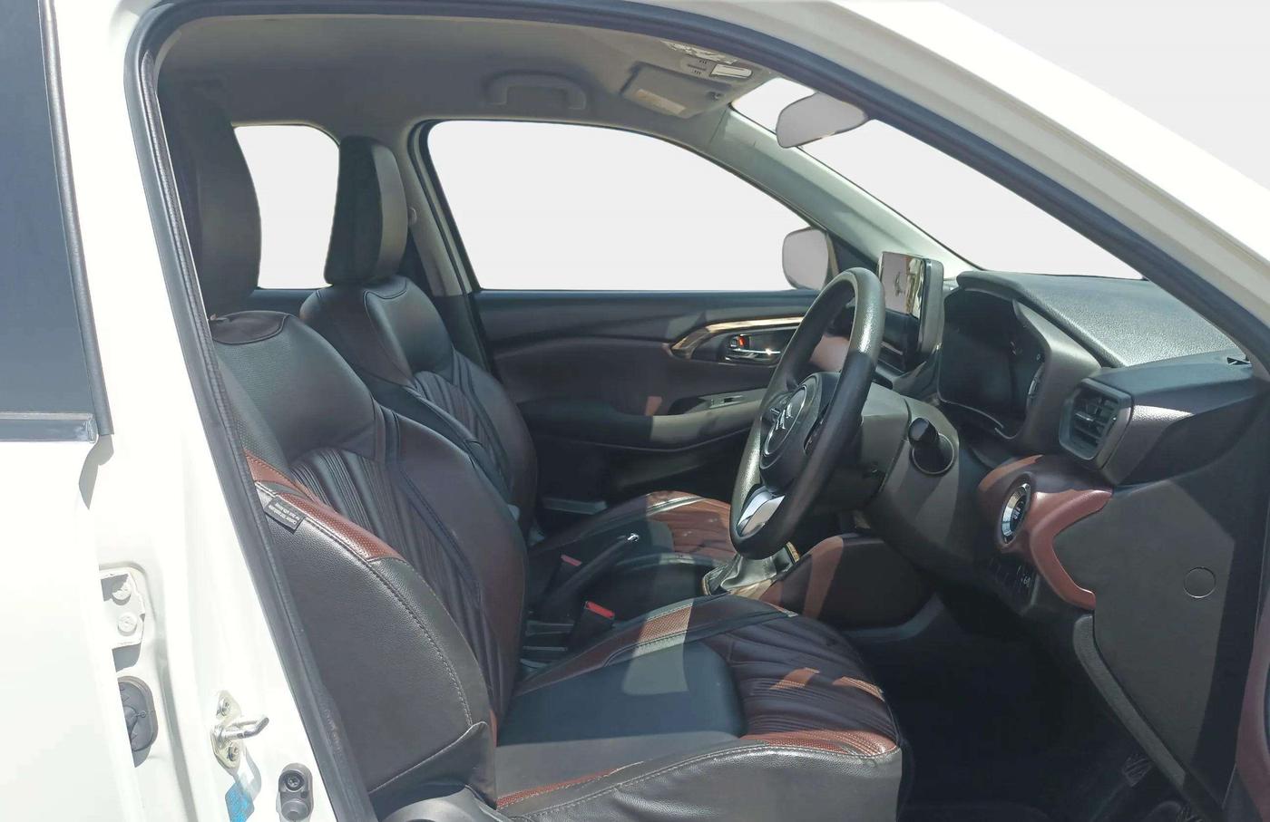 2023 Maruti Grand Vitara DELTA CNG, CNG, Manual, 65,480 km, Right Side Front Door Cabin