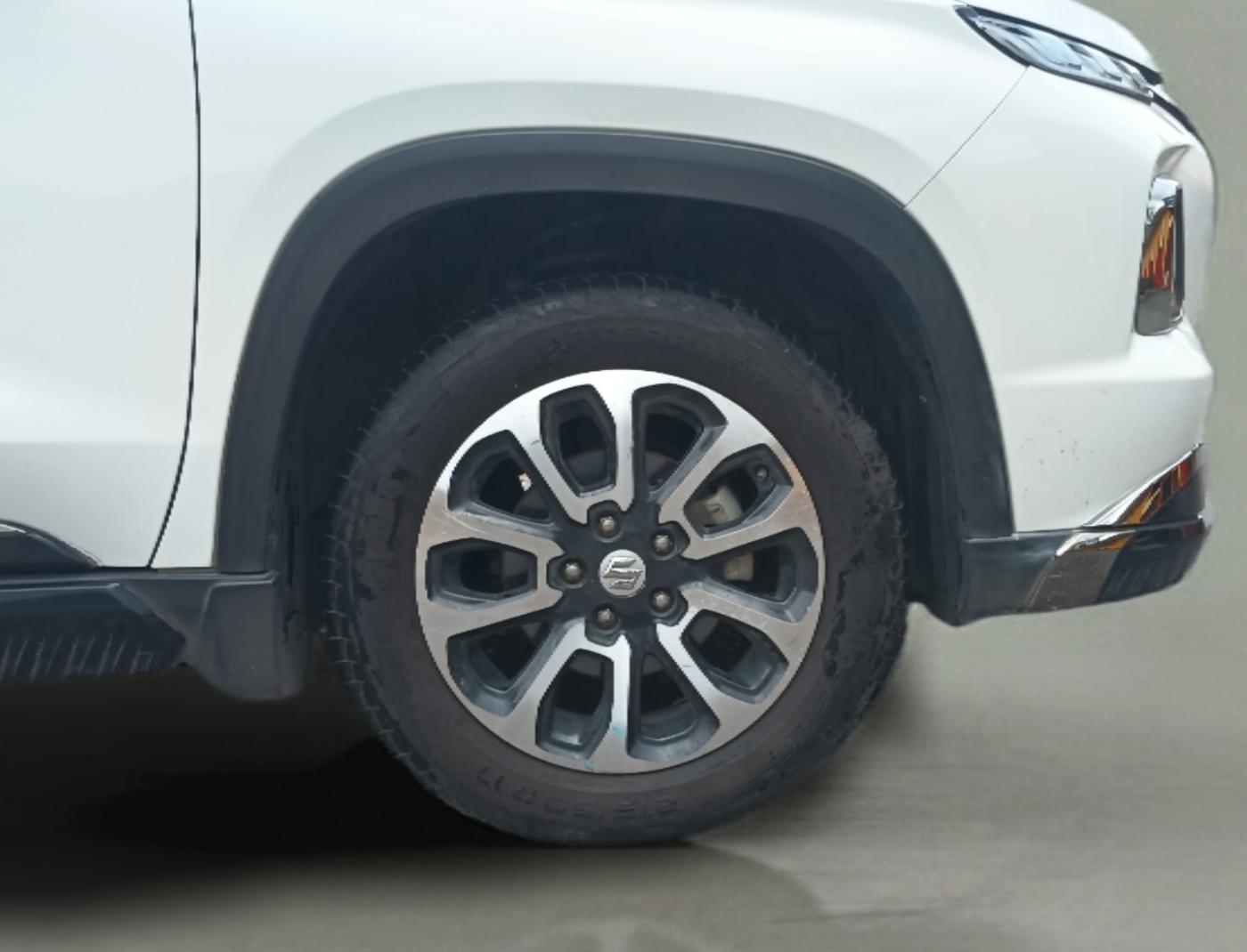 2023 Maruti Grand Vitara DELTA CNG, CNG, Manual, 65,480 km, Right Front Wheel
