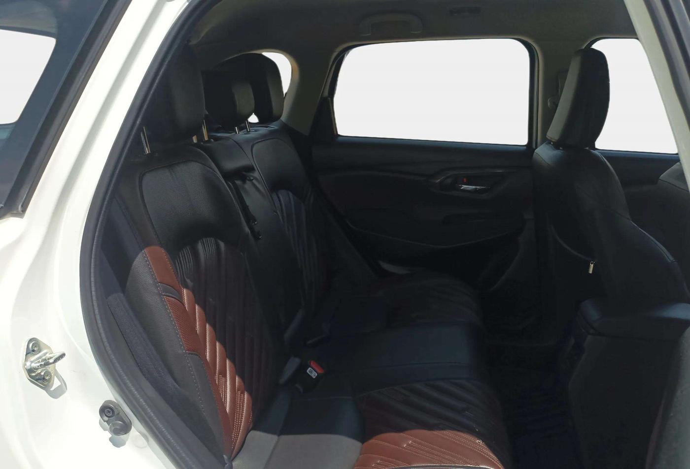 2023 Maruti Grand Vitara DELTA CNG, CNG, Manual, 65,480 km, Right Side Rear Door Cabin