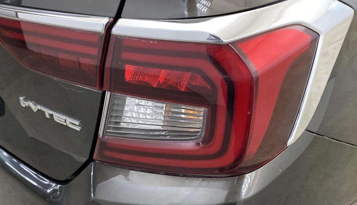 2023 Honda Amaze 1.2L I-VTEC VX CVT, Petrol, Automatic, 37,762 km, Right tail light - Minor scratches