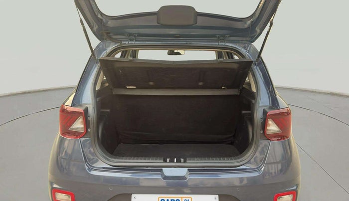 2022 Hyundai VENUE SX 1.5 CRDI, Diesel, Manual, 69,079 km, Boot Inside