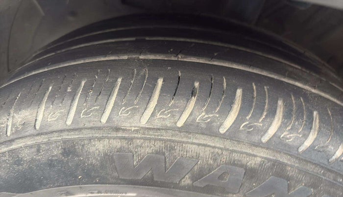 2022 Hyundai VENUE SX 1.5 CRDI, Diesel, Manual, 69,079 km, Left Front Tyre Tread