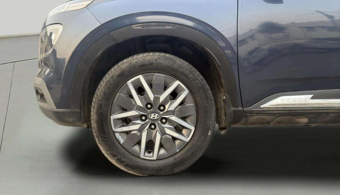 2022 Hyundai VENUE SX 1.5 CRDI, Diesel, Manual, 69,079 km, Left Front Wheel