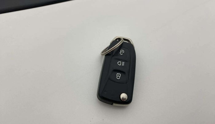 2019 Tata Tiago XZ PLUS PETROL, Petrol, Manual, 76,412 km, Key Close Up