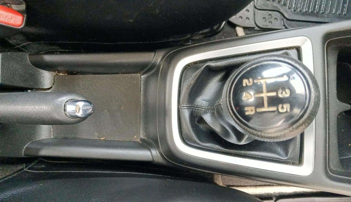 2022 Maruti Swift VXI, CNG, Manual, 49,210 km, Gear Lever