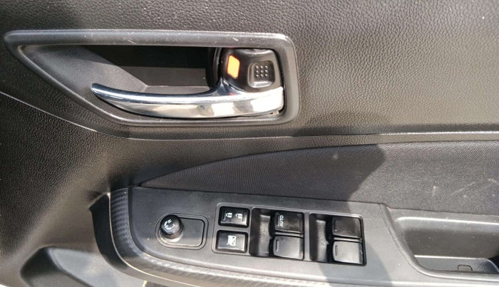 2022 Maruti Swift VXI, CNG, Manual, 49,210 km, Driver Side Door Panels Control