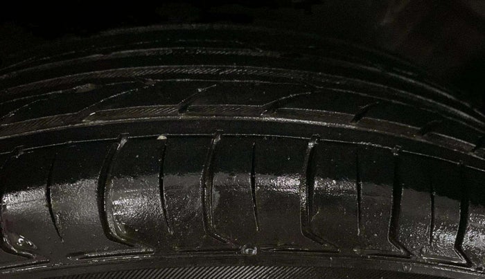 2014 Maruti Wagon R 1.0 LXI CNG, CNG, Manual, 39,590 km, Right Front Tyre Tread