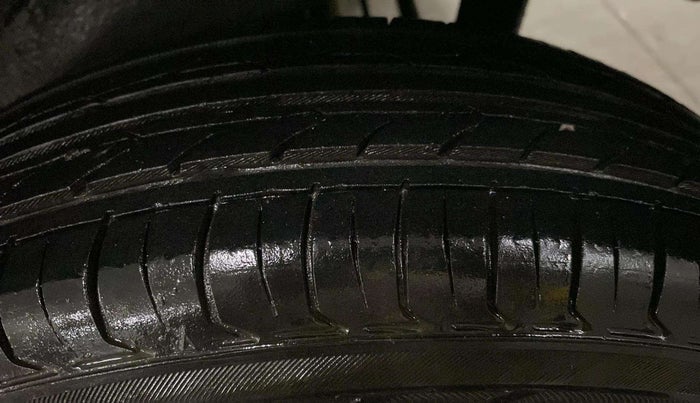 2014 Maruti Wagon R 1.0 LXI CNG, CNG, Manual, 39,590 km, Right Rear Tyre Tread