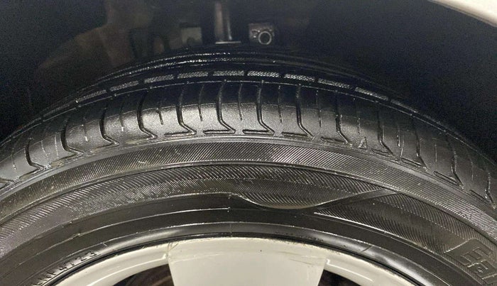 2017 Skoda Rapid STYLE 1.5 TDI AT, Diesel, Automatic, 56,758 km, Right Front Tyre Tread