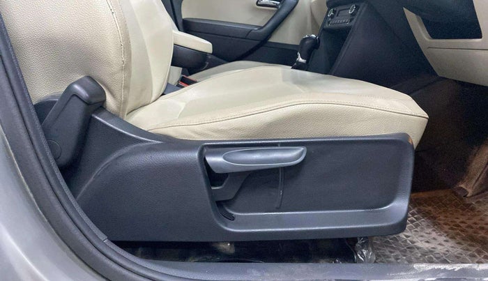 2017 Skoda Rapid STYLE 1.5 TDI AT, Diesel, Automatic, 56,758 km, Driver Side Adjustment Panel