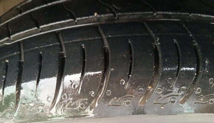 2021 Maruti Baleno SIGMA PETROL 1.2, Petrol, Manual, 9,590 km, Right Front Tyre Tread