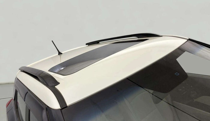 2021 Mahindra XUV300 W8 (O) 1.5 DIESEL AMT DUAL TONE, Diesel, Automatic, 67,955 km, Roof
