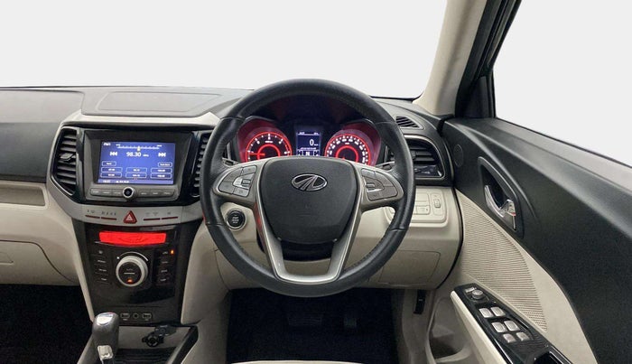 2021 Mahindra XUV300 W8 (O) 1.5 DIESEL AMT DUAL TONE, Diesel, Automatic, 67,955 km, Steering Wheel Close Up