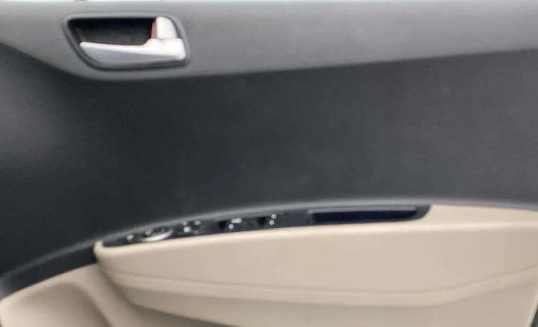 2020 Hyundai Grand i10 SPORTZ 1.2 KAPPA VTVT, Petrol, Manual, 22,061 km, Driver Side Door Panels Control