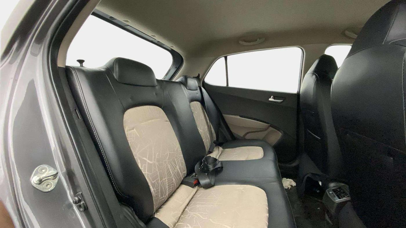 2020 Hyundai Grand i10 SPORTZ 1.2 KAPPA VTVT, Petrol, Manual, 22,061 km, Right Side Rear Door Cabin