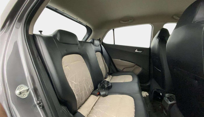 2020 Hyundai Grand i10 SPORTZ 1.2 KAPPA VTVT, Petrol, Manual, 21,877 km, Right Side Rear Door Cabin