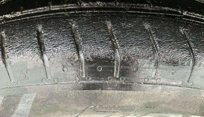 2021 Hyundai VENUE S 1.2, Petrol, Manual, 58,008 km, Left Front Tyre Tread