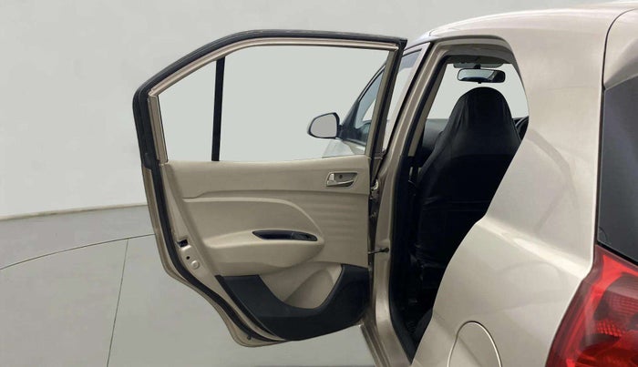 2019 Hyundai NEW SANTRO SPORTZ CNG, CNG, Manual, 72,834 km, LHS Rear Door