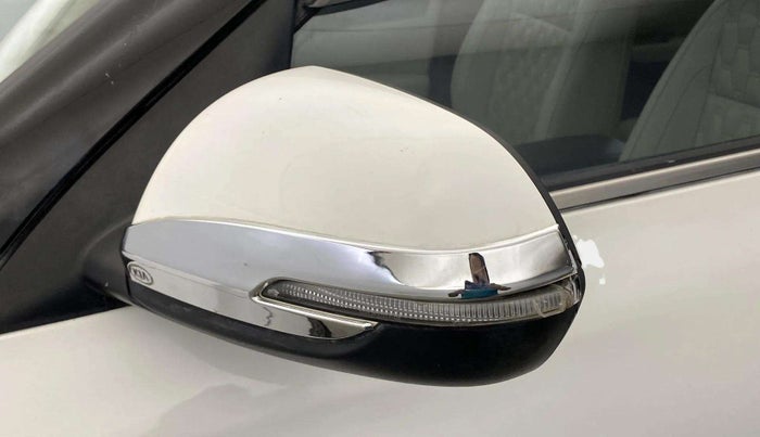 2022 KIA SELTOS  HTX IVT G, Petrol, Automatic, 10,501 km, Left rear-view mirror - Indicator light has minor damage