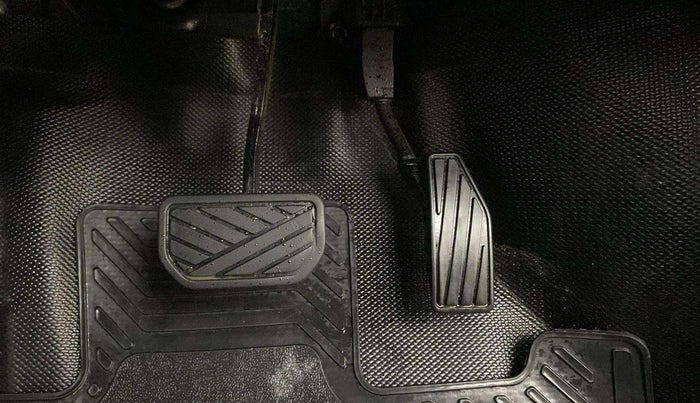 2020 Maruti XL6 ZETA AT, Petrol, Automatic, 47,063 km, Pedals