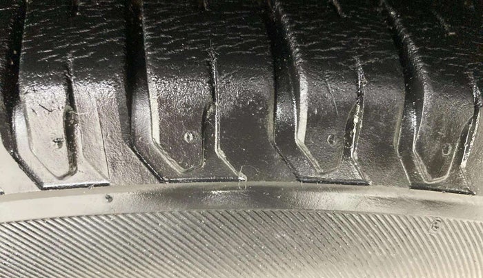 2020 Maruti XL6 ZETA AT, Petrol, Automatic, 47,063 km, Left Front Tyre Tread