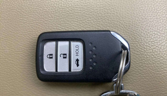 2020 Honda Amaze 1.2L I-VTEC V CVT, CNG, Automatic, 29,964 km, Key Close Up