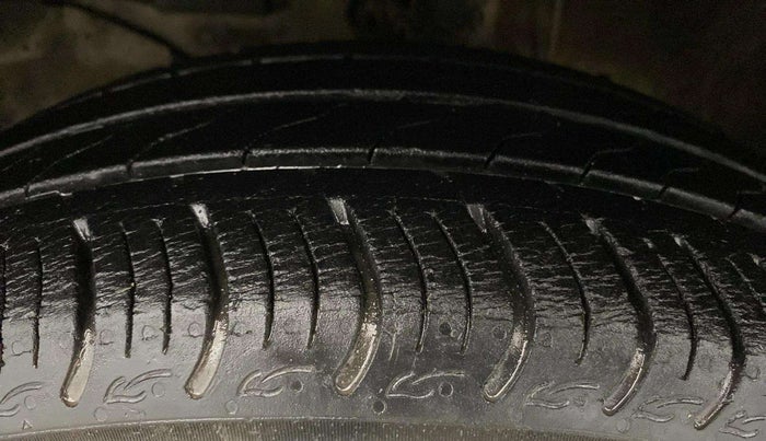 2020 Honda Amaze 1.2L I-VTEC V CVT, CNG, Automatic, 29,964 km, Left Front Tyre Tread