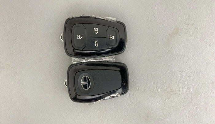 2023 Tata NEXON XZA PLUS LUXURY SUNROOF DIESEL, Diesel, Automatic, 45,593 km, Key Close Up