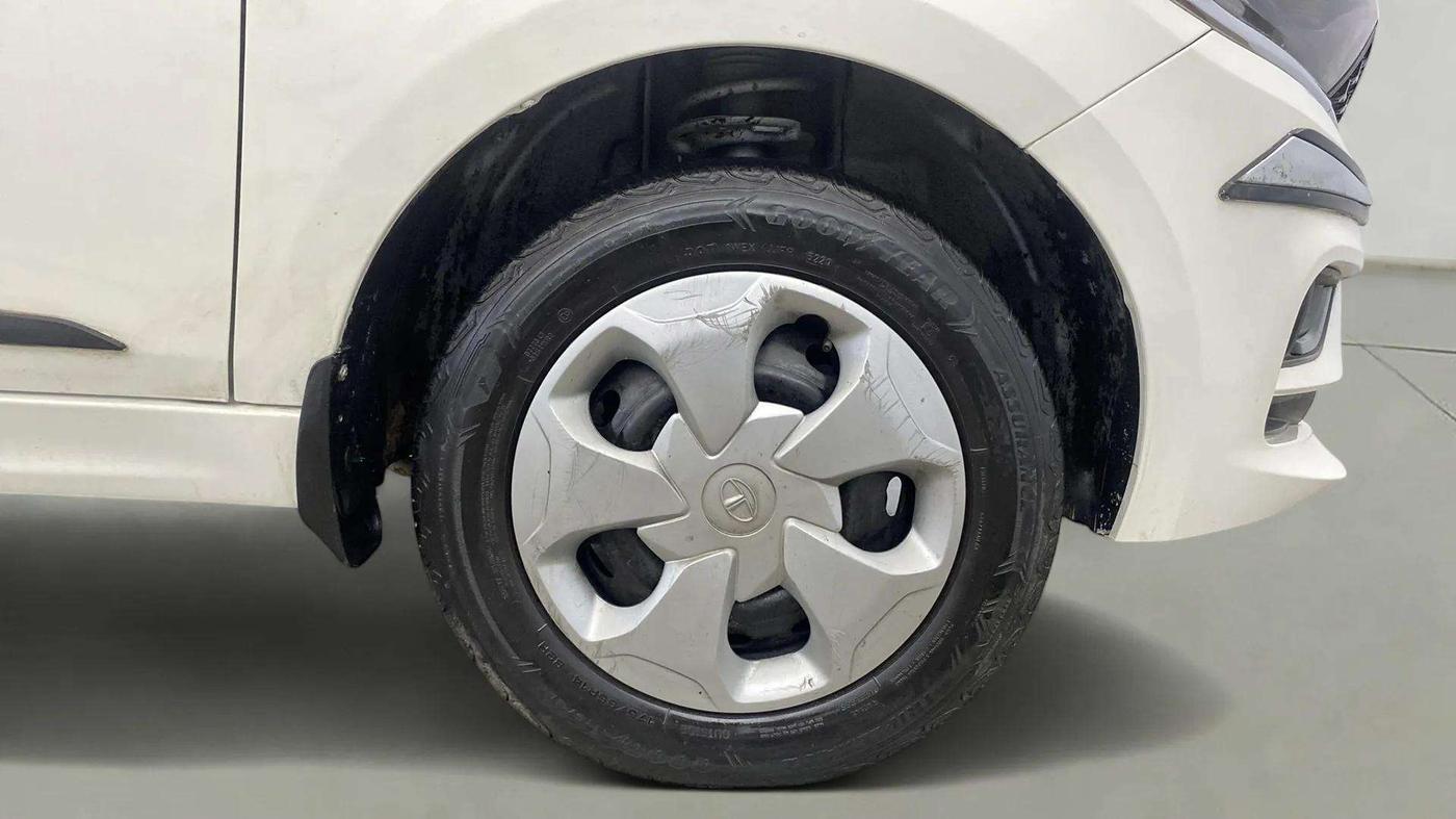 2023 Tata TIGOR XM CNG, CNG, Manual, 48,449 km, Right Front Wheel