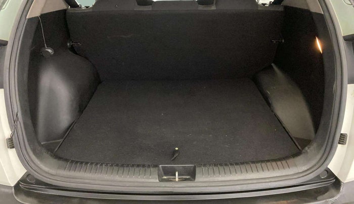 2018 Hyundai Creta E PLUS 1.6 PETROL, Petrol, Manual, 42,573 km, Boot Inside