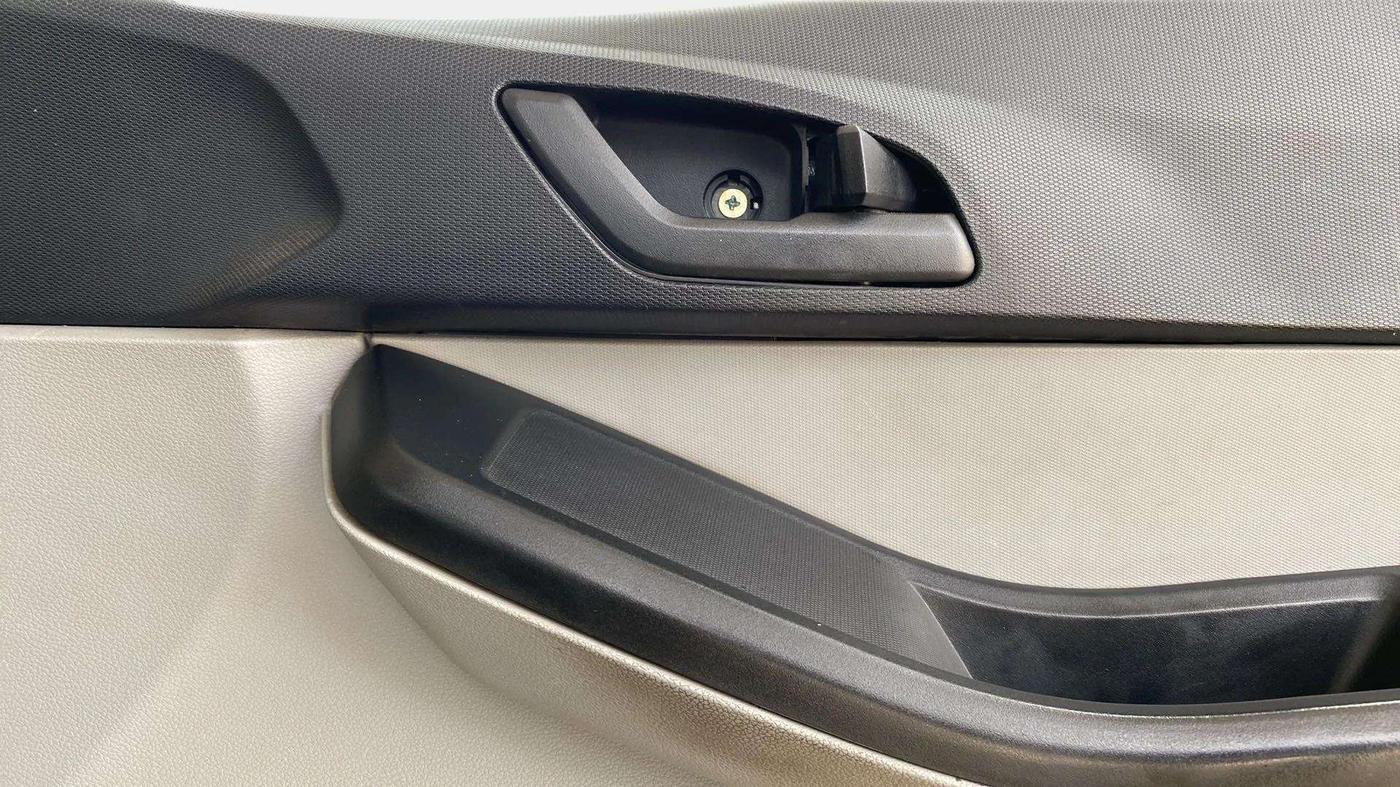 2023 Tata Tiago XE PETROL, CNG, Manual, 25,867 km, Driver Side Door Panels Control