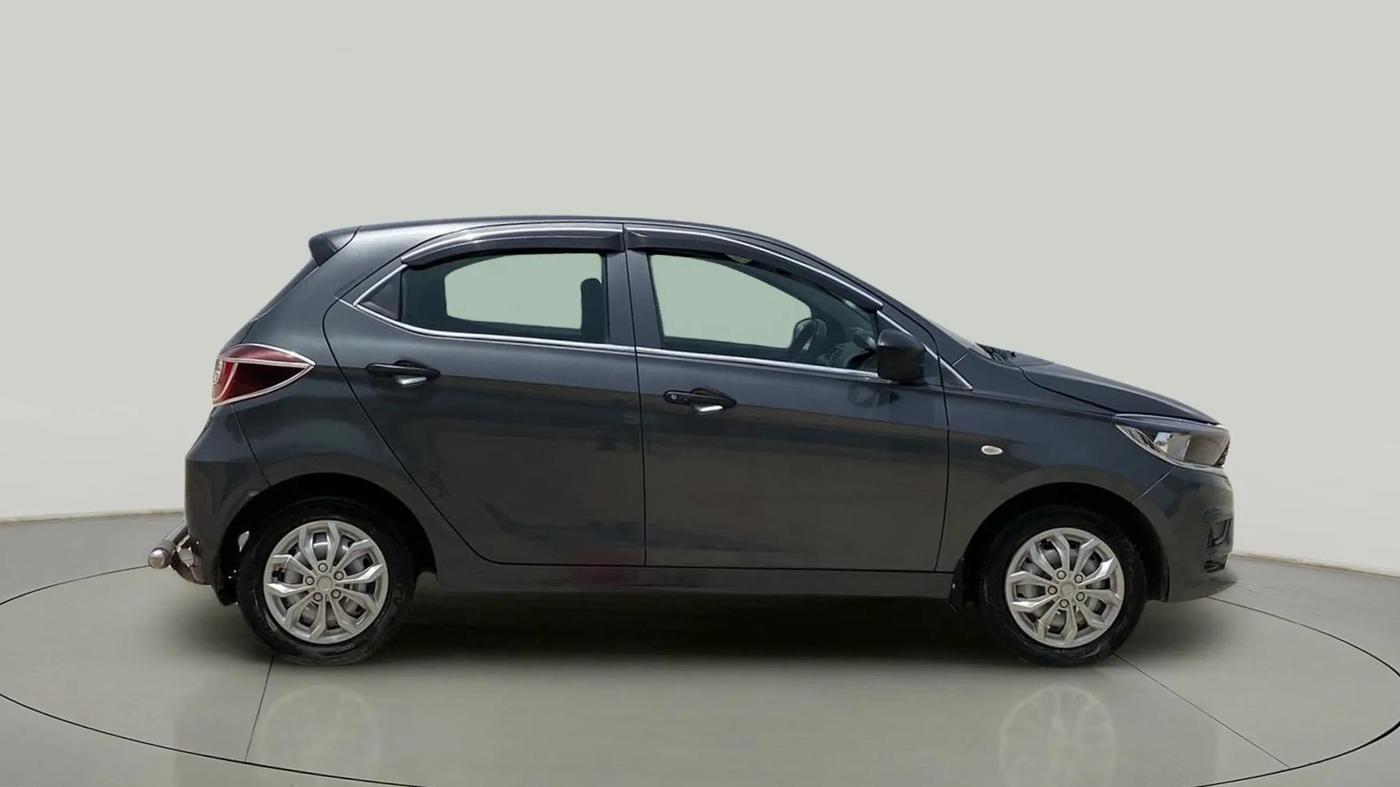 2023 Tata Tiago XE PETROL, CNG, Manual, 25,867 km, Right Side
