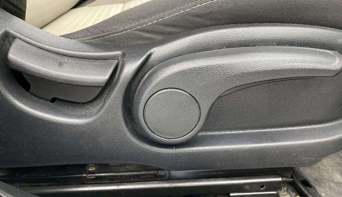 2018 Hyundai Elite i20 ASTA 1.2 (O), Petrol, Manual, 36,760 km, Driver Side Adjustment Panel