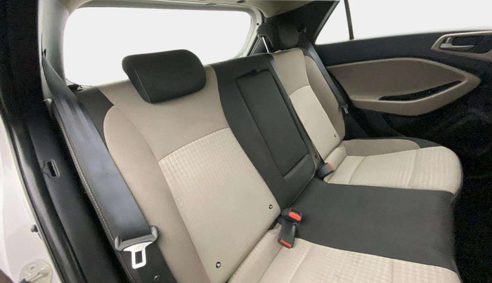 2018 Hyundai Elite i20 ASTA 1.2 (O), Petrol, Manual, 36,760 km, Right Side Rear Door Cabin