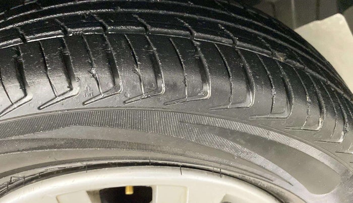 2019 Renault Kwid RXL, Petrol, Manual, 38,013 km, Right Front Tyre Tread