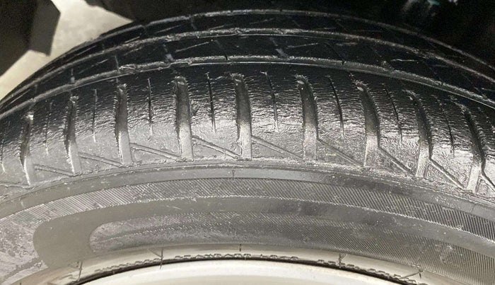 2020 Renault Kwid RXL, Petrol, Manual, 34,023 km, Left Rear Tyre Tread