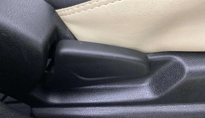 2023 Renault Kwid CLIMBER 1.0 AMT Dual Tone , Petrol, Automatic, 6,316 km, Driver Side Adjustment Panel