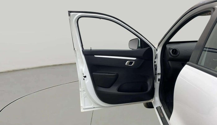 2023 Renault Kwid CLIMBER 1.0 AMT Dual Tone , Petrol, Automatic, 6,316 km, LHS Front Door