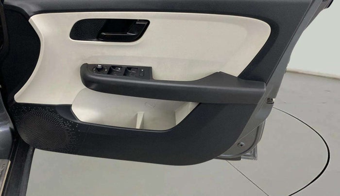 2021 Tata ALTROZ XM PLUS PETROL, Petrol, Manual, 39,295 km, Driver Side Door Panels Control