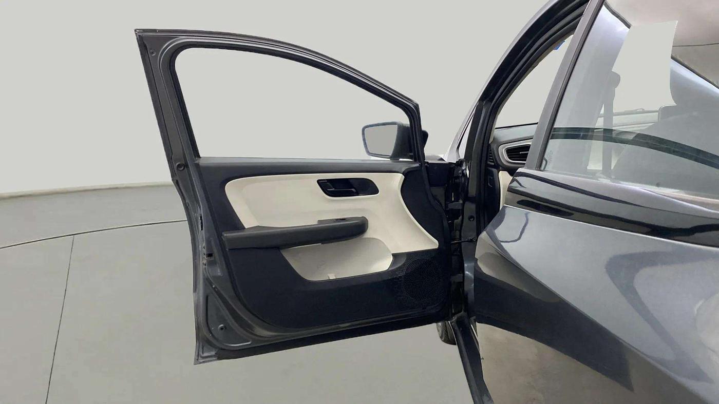 2021 Tata ALTROZ XM PLUS PETROL, Petrol, Manual, 39,295 km, LHS Front Door