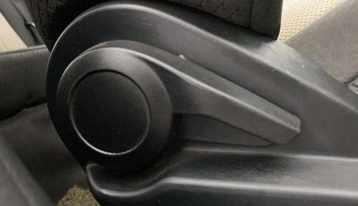 2021 Tata ALTROZ XM PLUS PETROL, Petrol, Manual, 39,295 km, Driver Side Adjustment Panel