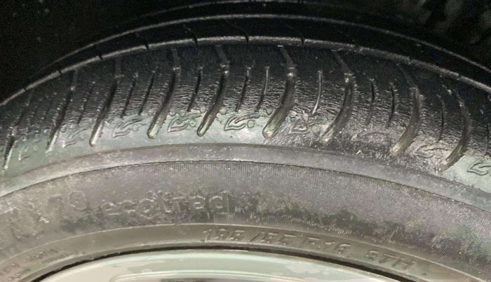 2021 Tata ALTROZ XM PLUS PETROL, Petrol, Manual, 39,295 km, Right Front Tyre Tread