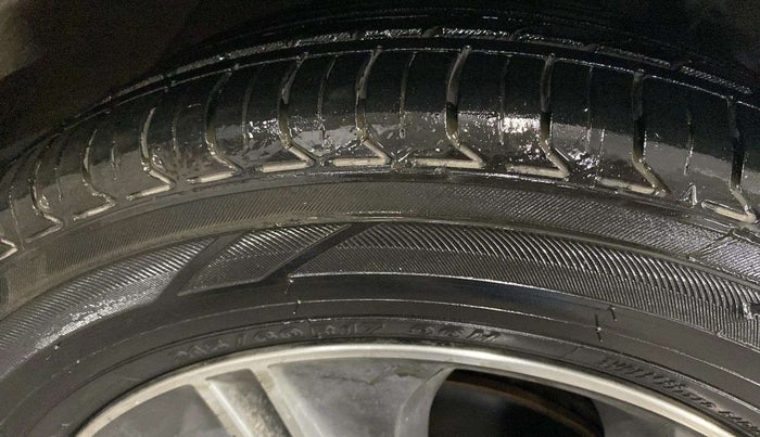 2016 Hyundai Creta SX PLUS AT 1.6 PETROL, Petrol, Automatic, 40,521 km, Right Front Tyre Tread