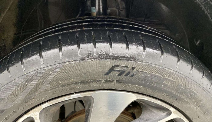2020 Maruti Baleno ZETA PETROL 1.2, Petrol, Manual, 55,583 km, Right Front Tyre Tread