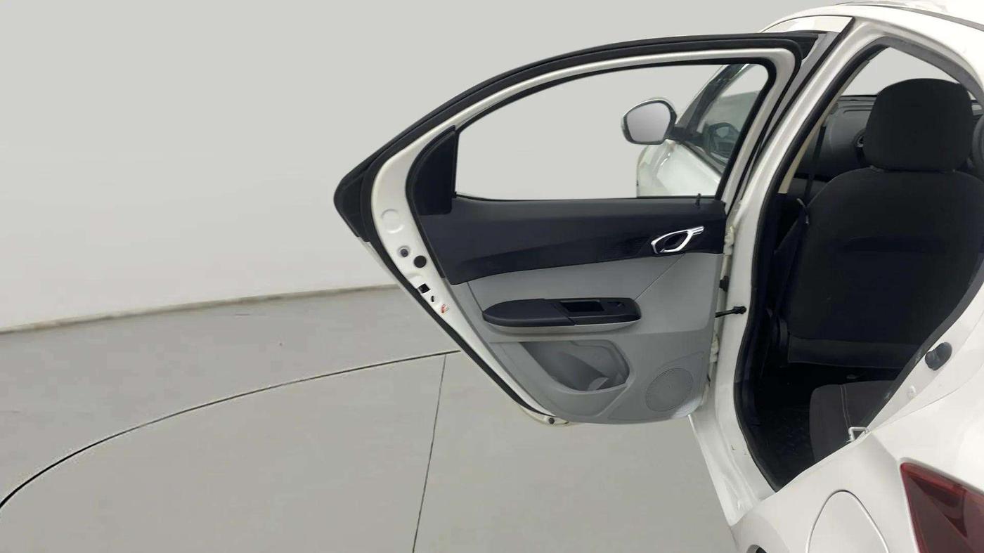 2020 Tata Tiago XZ PETROL, Petrol, Manual, 26,983 km, LHS Rear Door
