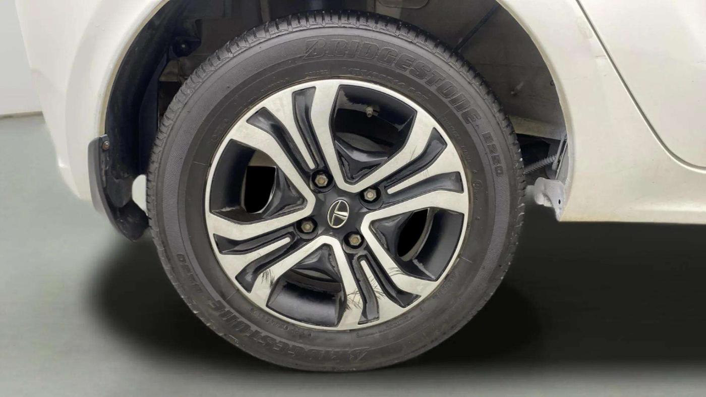 2020 Tata Tiago XZ PETROL, Petrol, Manual, 26,983 km, Right Rear Wheel